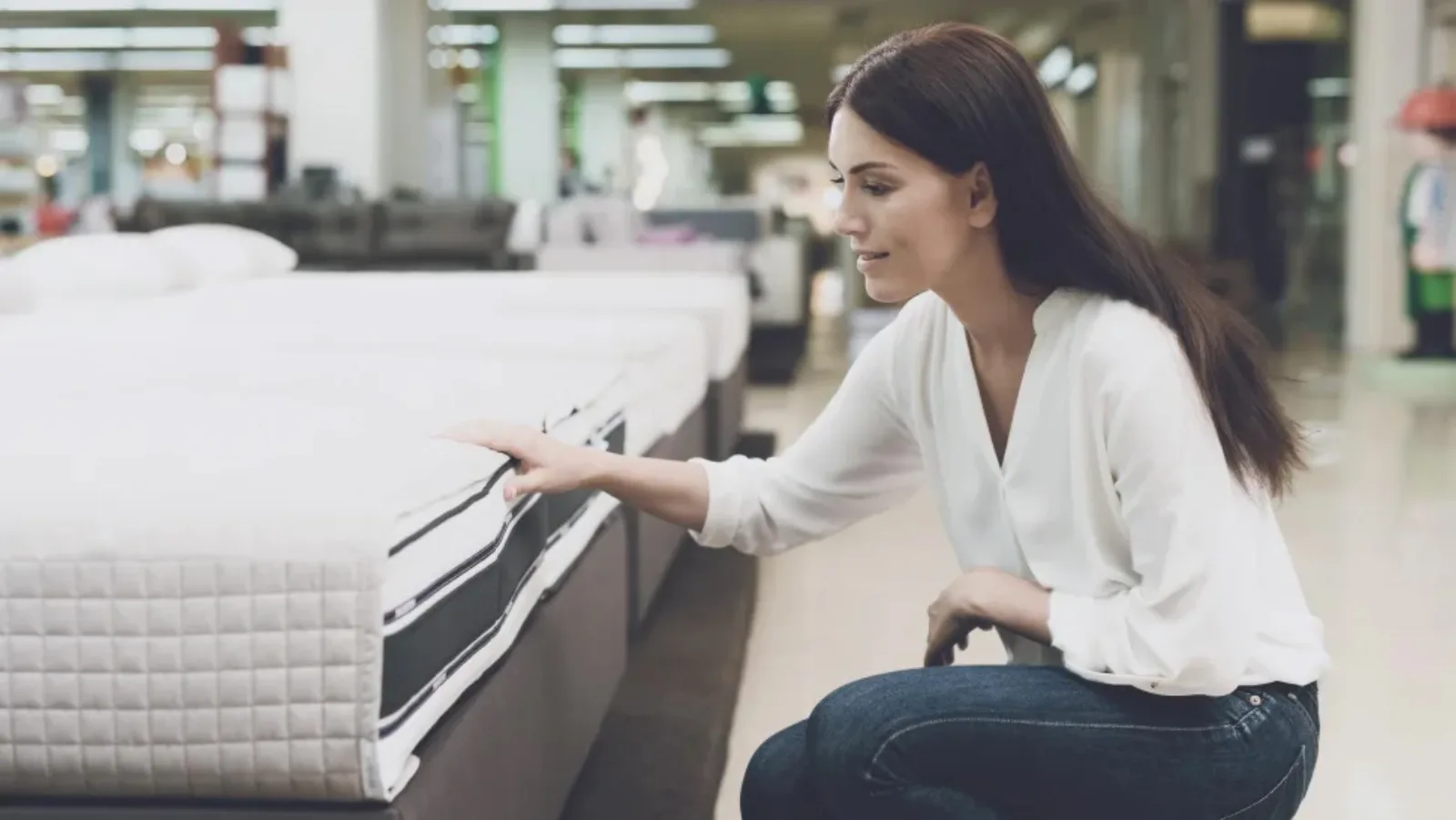 Universal Mattress showroom interior